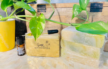 Load image into Gallery viewer, Blanca Mint Tea Soap
